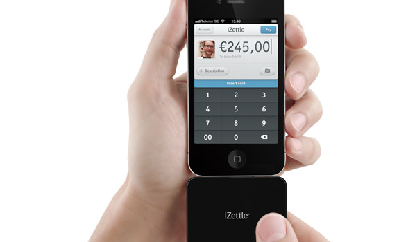     Der iZettle-Card-Reader am iPhone