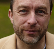 Wer kann diesem Jimmy Wales bei diesem Blick eine Spende abschlagen?