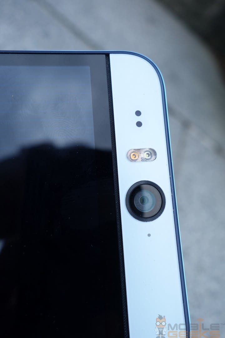 HTC Desire Eye Frontpartie mit Cam und Dual-LED-Blitz