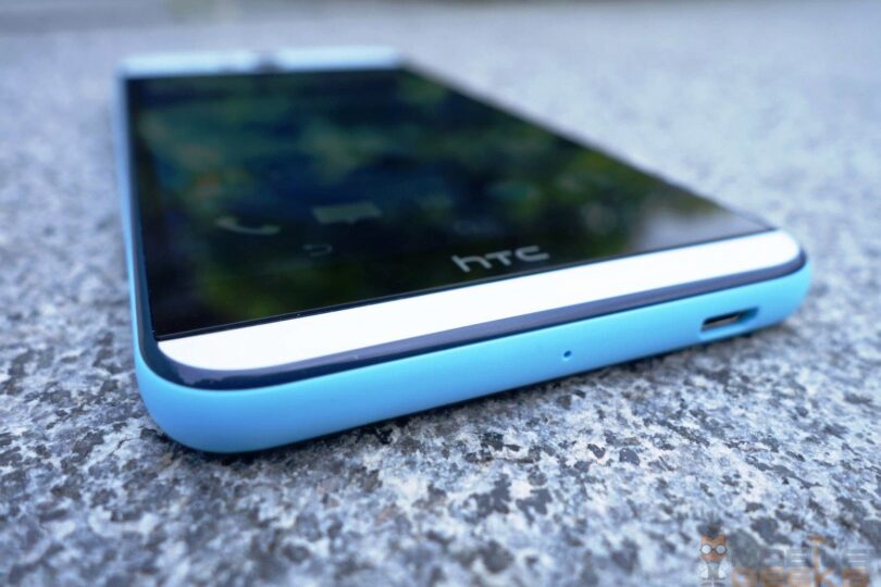 HTC Desire Eye: Frontansicht von schräg unten mit Blick auf den microUSB-Port