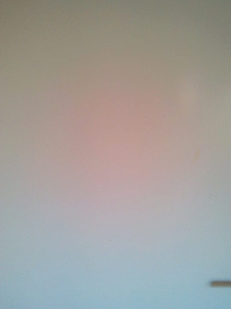 UleFone Be Pro Testbild vor Update, mit Rotstich, weiße Wand