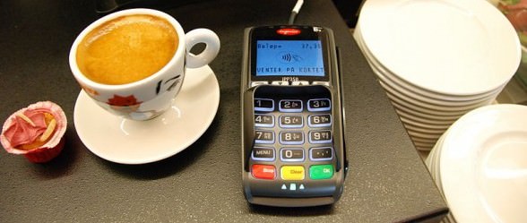 800px-Mobile_payment_02