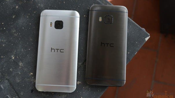 HTC One M9: Beide Farbvarianten - silber und grau - von hinten