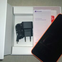 Inhalt der Box des Lumia 640XÖ