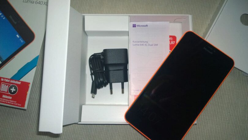 Inhalt der Box des Lumia 640XÖ