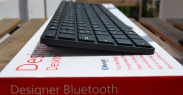 Microsoft Designer Bluetooth Desktop - Tastatur von der Seite