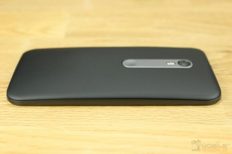 Motorola Moto G 2015 von der Seite