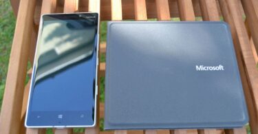 Vergleich Universal Foldable Keyboard mit dem Lumia 930
