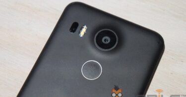 Nexus 5X - Blick auf die Hauptkamera und den Fingerabdrucksensor