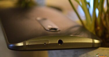 Motorola Moto X Pure Edition: Blick von schräg oben auf die Rückseite