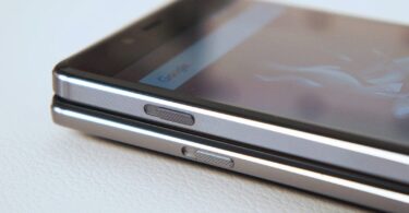 OnePlus X vs OnePlus 2, linke Seite