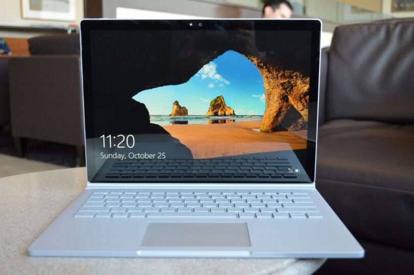 Microsoft Surface Book aufgeklappt