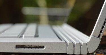 Microsoft Surface Book von der Seite