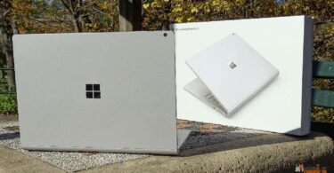 Microsoft Surface Book Rückseite und Karton