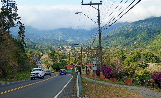 Straße nach Downtown Boquete