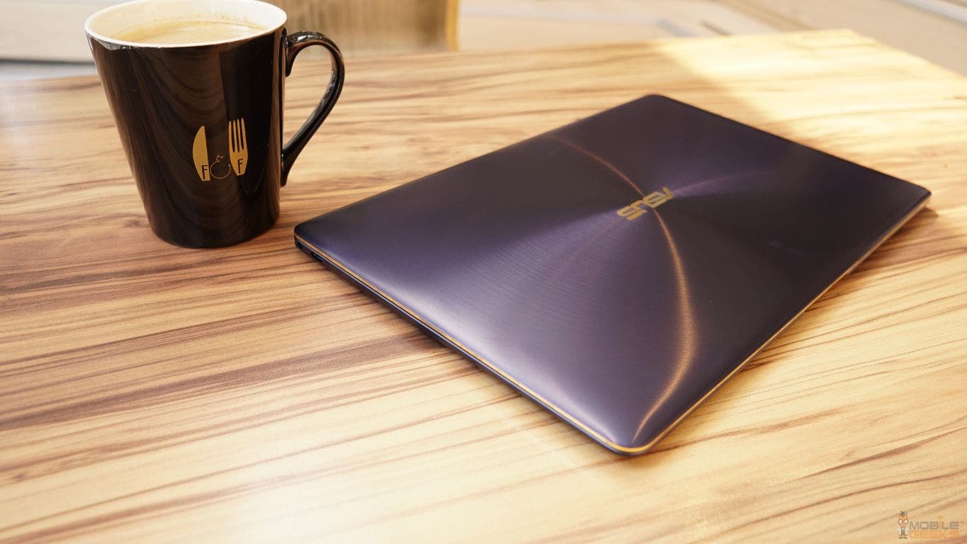 ASUS Zenbook 3 Deluxe von oben