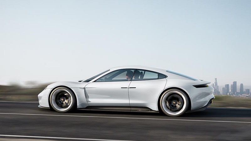 Porsche Mission E Viersitzer