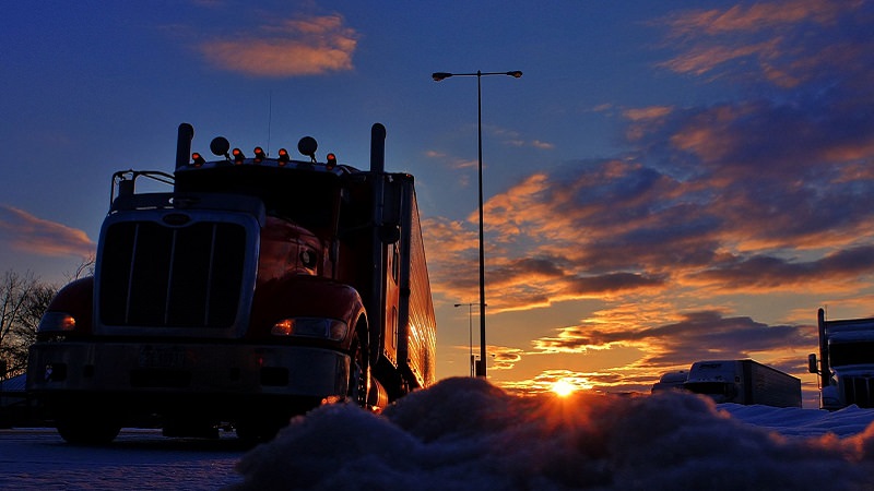 LKW, Logistik, Sonnenaufgang