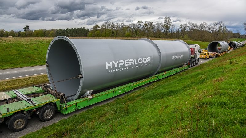 HyperloopTT Röhre Bauteil Transport erste Hyperloop-Strecke