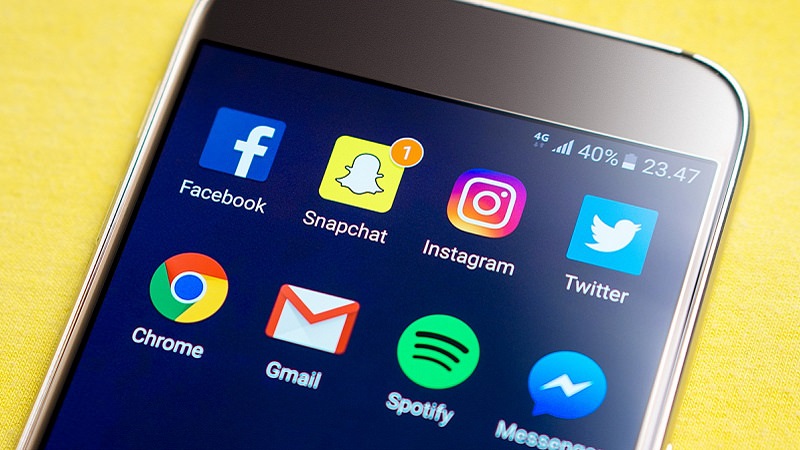 Smartphone, Snapchat, Facebook, Instagram, Twitter, Spotify, Chronologie