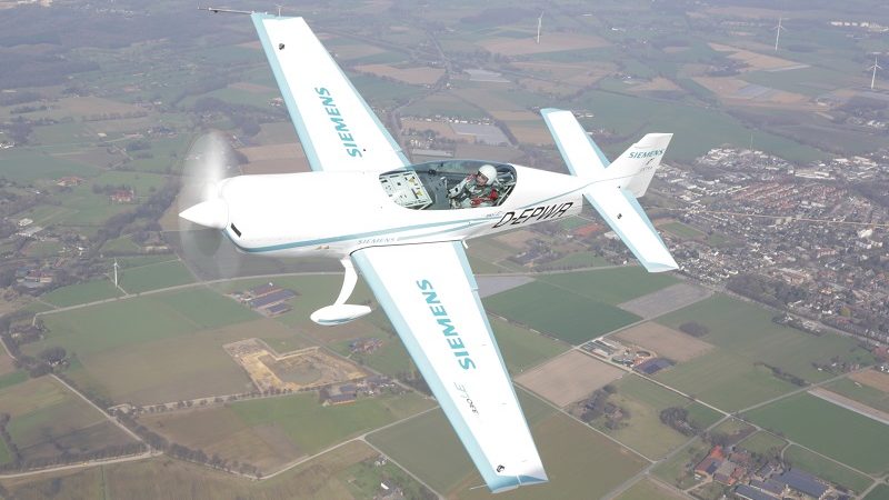 Elektroflugzeug Siemens Extra 330LE