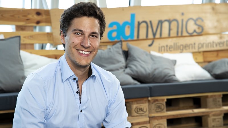 Dominik Romer, Adnymics, Paketbeilage, Paketbeileger