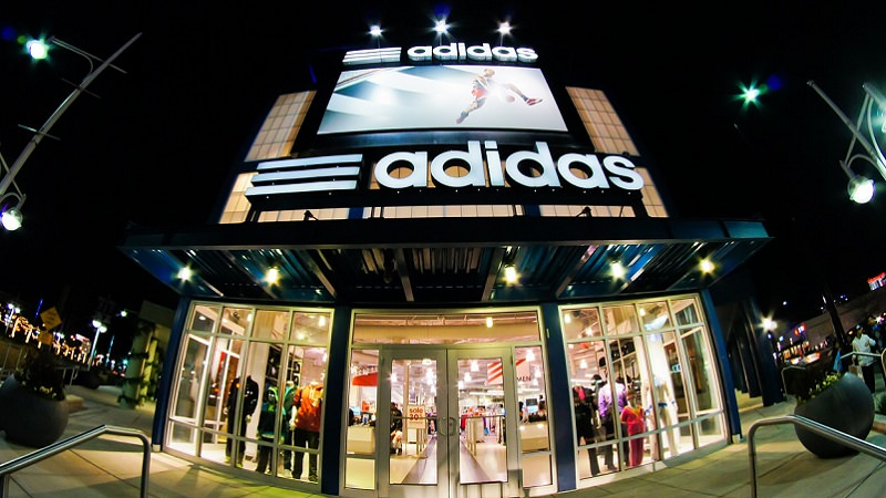 Adidas, Store