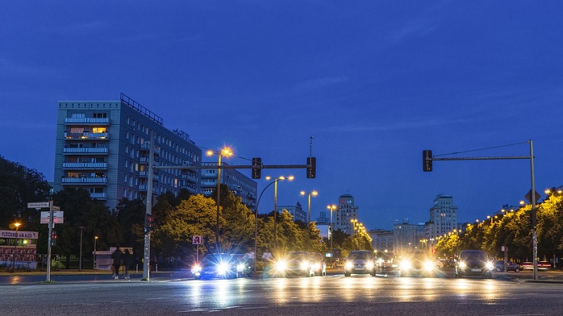 Berlin Straße Autos Nacht