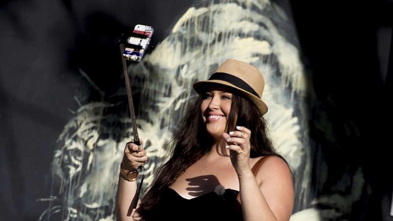 Selfie, Selfie-Stick, Influencer, Influencer-Fails