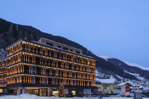 Zhero Hotel Ischgl Außenansicht