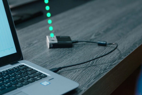 LiFi mit USB Schnittstelle am Laptop