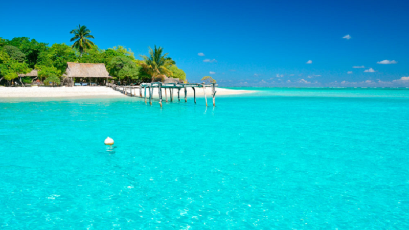 Kiribati Strand mit Palmen