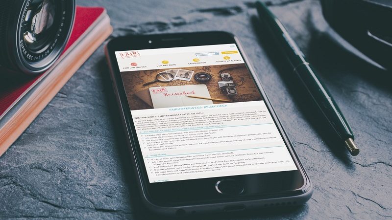 Webseite von Fairunterwegs auf einem Smartphone-Bildschirm