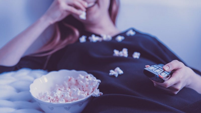 Popcorn, Sofa, Fernsehen, TV, Smart TV, Amazon Prime im Juni