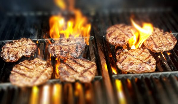 Burger, Burger Patties, Fleisch, Grill, Grillen, Feuer, Amazon, Amazon-Unternehmen