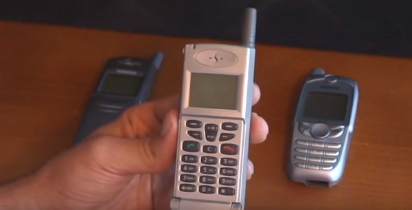 Sasmsung SPH-M100, Mobiltelefon, Samsung