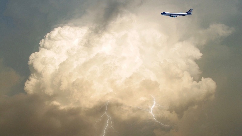 Blitzeinschlag im Flugzeug, Flugzeug, Gewitter