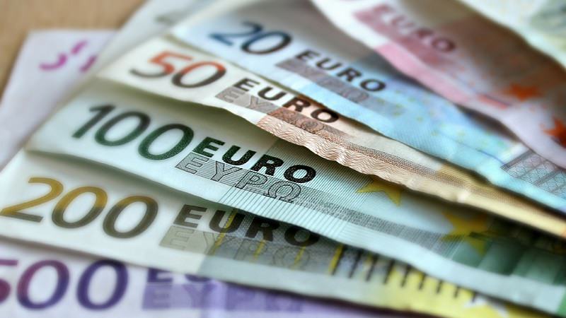 Euro, Bargeld, Geldscheine, Geld, Gehalt, Digitalbranche