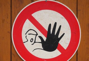 Stop, Halt, Stop-Schild, Achtung, Warnung, Gefahr, Facebook-Seiten