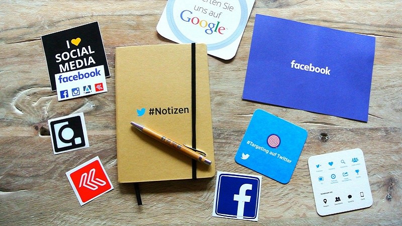 Social Media, Notizbuch, Postkarte, Sticker, B2B Social Media Marketing