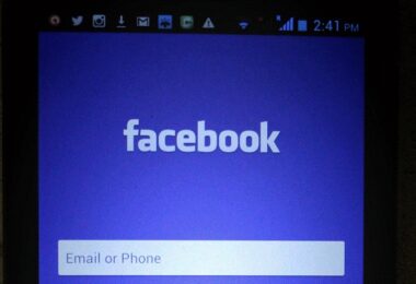 Facebook, Facebook-Login, Facebook-App, WhatsApp-Verbot