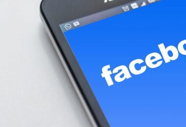 Facebook, Messenger, Macht