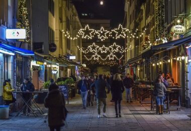 Weihnachten, Innenstadt, Weihnachtsschmuck, Weihnachtsshopping, Weihnachts-Shopping