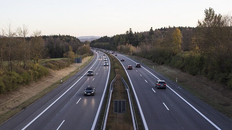 Autobahn, Auto, Verkehr, Straße, Tempolimit