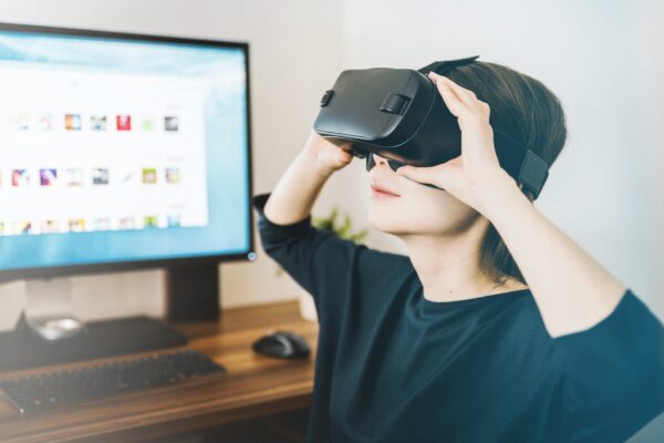VR-Brille, Virtuell