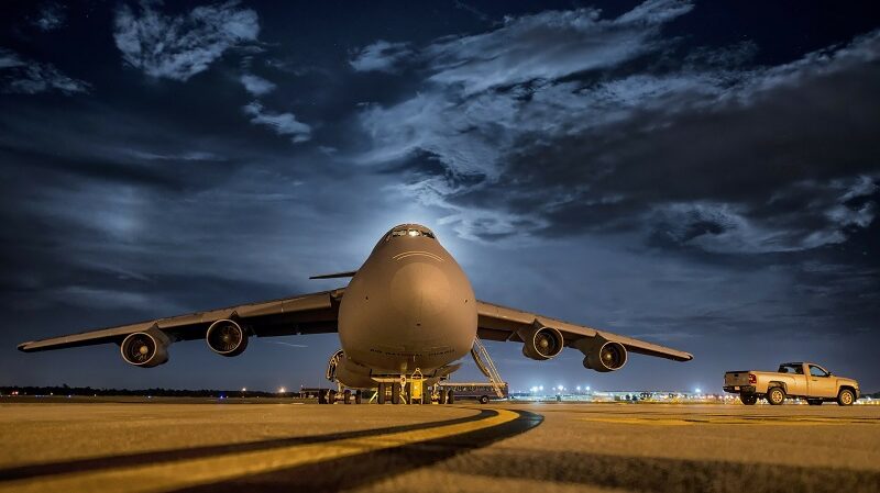 Flugzeug, Jumbo Jet, Landebahn, Startbahn, Flughafen, reisen