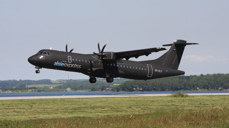 ATR 72-500, Flugzeug, Startbahn, Landebahn, Green Airlines