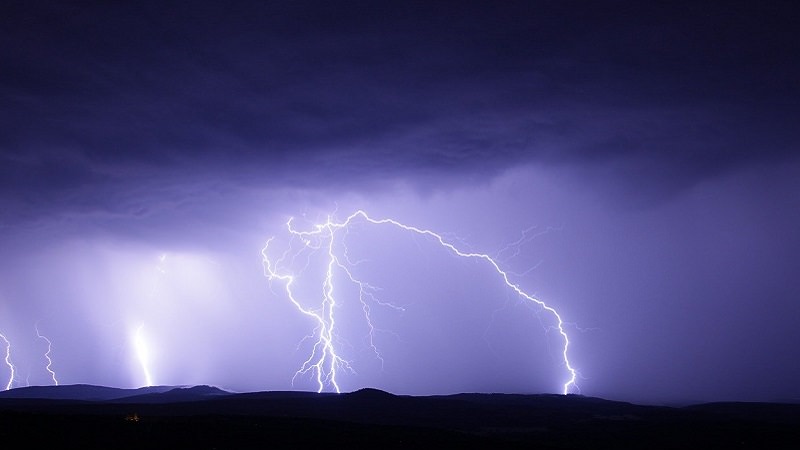 Blitz, Gewitter, Sturm. Donner, Blitzschaden, Blitzschäden