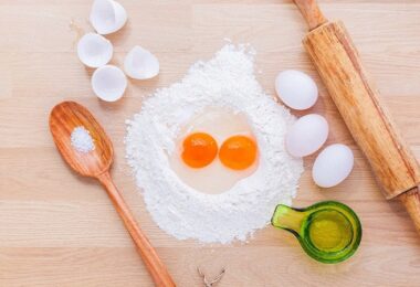 backen, kochen, Kuchen, Mehl, Eier, Nudelholz, Eierschalen, beliebteste Hobbys