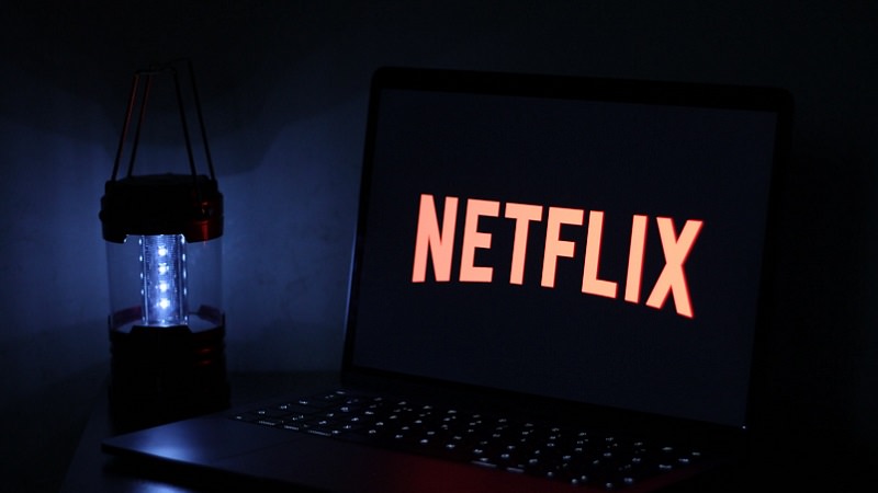 Netflix, Laptop, Laterne, Neu bei Netflix, Netflix im August 2020, Netflix-Neuerscheinungen August 2020
